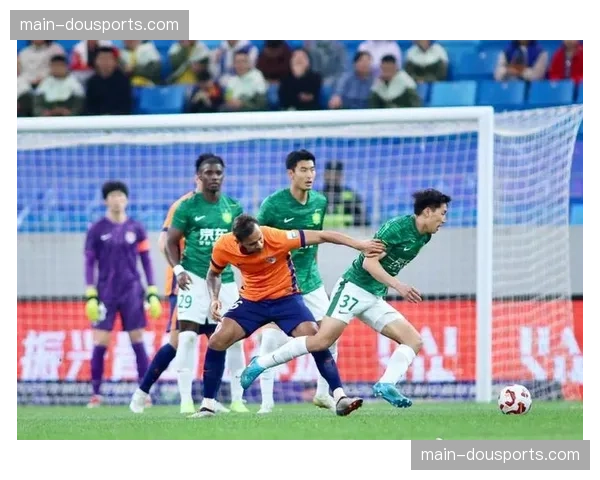 上海申花3-0大胜武汉三镇，豪取开局四连胜领跑积分榜